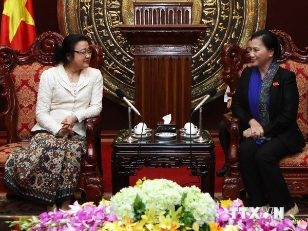 Phó Chủ tịch Quốc hội Nguyễn Thị Kim Ngân tiếp Đoàn nữ đại biểu Quốc hội Lào  - ảnh 1