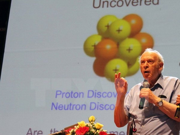 Giáo sư Jerome Friedman nói chuyện với sinh viên và người yêu khoa học về mô hình vật lý hạt quark  - ảnh 1