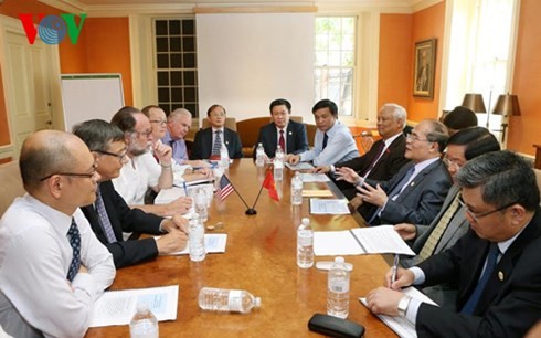 Chủ tịch Quốc hội Nguyễn Sinh Hùng bắt đầu thăm Boston (Mỹ) - ảnh 5