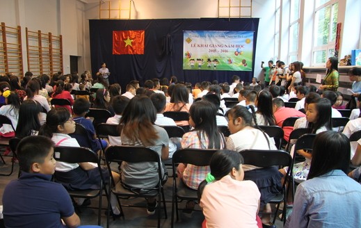Trường tiếng Việt Lạc Long Quân tại Ba Lan khai giảng năm học mới - ảnh 1