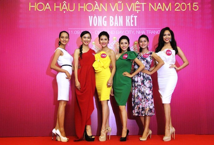65 người đẹp tranh tài tại đêm thi bán kết Hoa hậu Hoàn vũ tại Khánh Hòa - ảnh 1