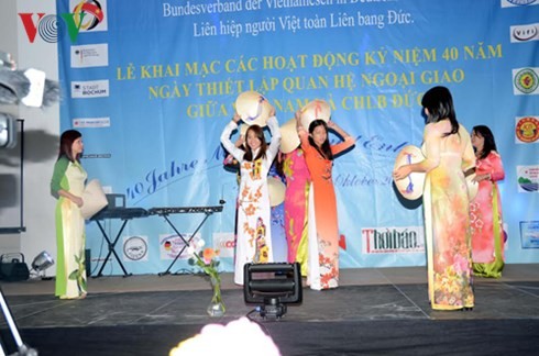 Cộng đồng người Việt tổ chức kỷ niệm 40 năm quan hệ Việt – Đức - ảnh 4