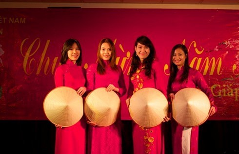 Cộng đồng người Việt ở nhiều quốc gia vui đón Tết Nguyên đán Bính Thân - ảnh 1