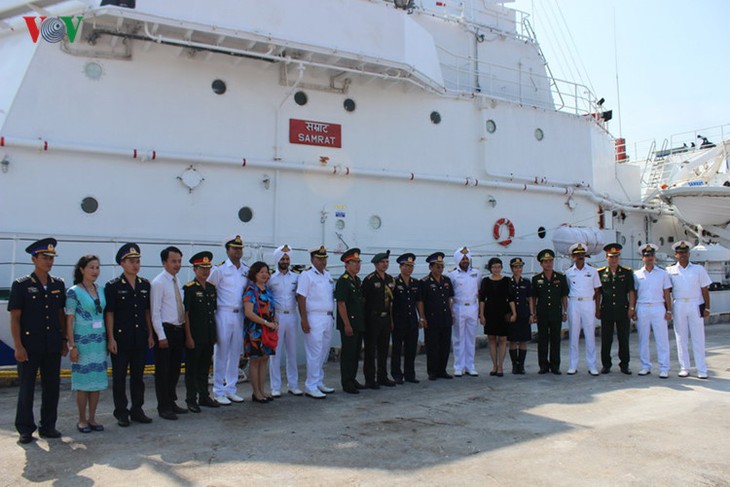 Tàu Bảo vệ bờ biển Ấn Độ thăm Việt Nam - ảnh 2