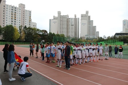 Du học sinh Việt tại Hàn tổ chức giải bóng đá gây quỹ cứu trợ đồng bào miền Trung - ảnh 2