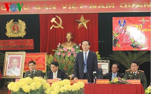 Chủ tịch nước Trần Đại Quang thăm và chúc Tết lực lượng Cảnh sát giao thông Hà Nội - ảnh 1