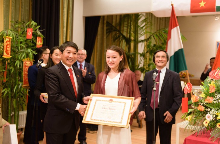 Nữ sinh gốc Việt đoạt giải Nhất toàn quốc cuộc thi toán tại Hungary - ảnh 1