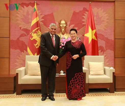 Chủ tịch Quốc hội Nguyễn Thị Kim Ngân hội kiến Thủ tướng Sri Lanka  - ảnh 1