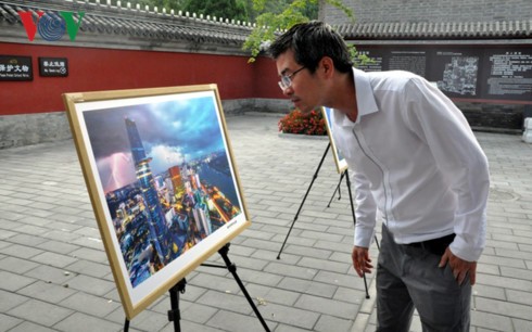 Triển lãm tranh - giao lưu văn hoá Việt Nam tại Bắc Kinh - ảnh 3