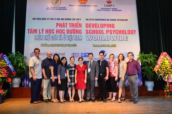 Những chuyên gia Hoa Kỳ giúp đỡ phát triển ngành tâm lý học đường Việt Nam - ảnh 1