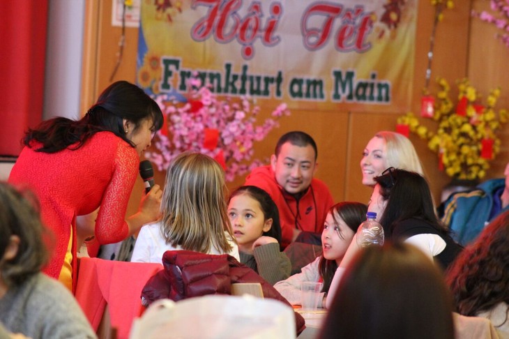 Người Việt tại Frankfurt Main - CHLB Đức đón Xuân trở về nguồn cội - ảnh 6