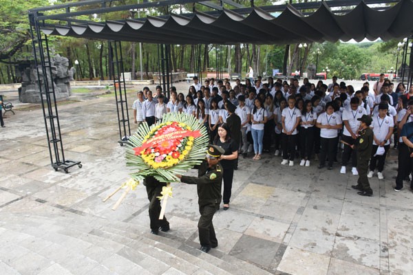 Trại hè Việt Nam 2018: Viếng nghĩa trang Trường Sơn và thăm địa đạo Vĩnh Mốc - ảnh 2