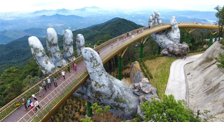 Ấn Độ muốn xây dựng những cây cầu biểu tượng như Cầu Vàng ở Việt Nam  - ảnh 1