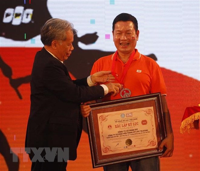 Chương trình “Hành trình kết nối” với 3.000 người tham gia được trao tặng kỷ lục Việt Nam - ảnh 1