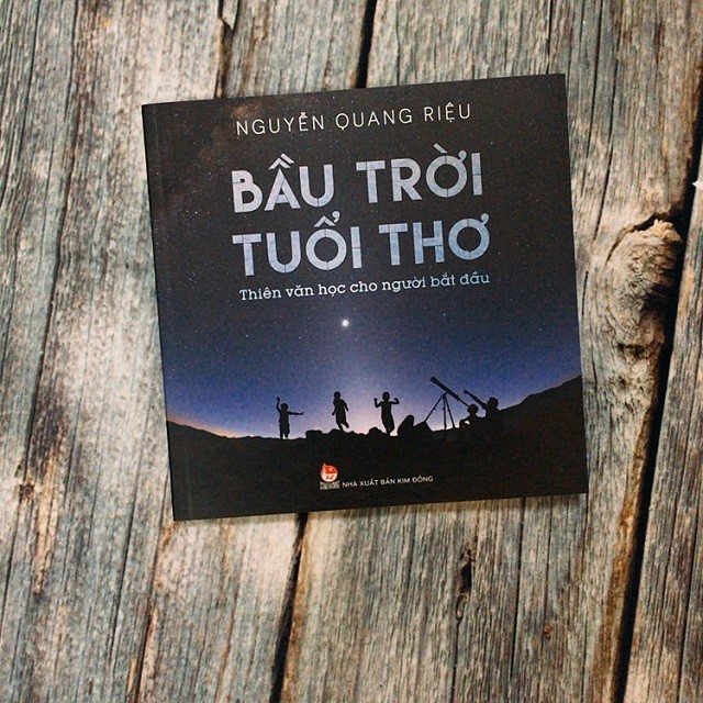 Ra mắt sách của Giáo sư Nguyễn Quang Riệu: Bầu trời tuổi thơ - Thiên văn học cho người bắt đầu - ảnh 1