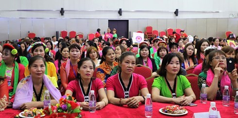 Người Việt tại Macau mít tinh mừng ngày Phụ nữ Việt Nam - ảnh 2