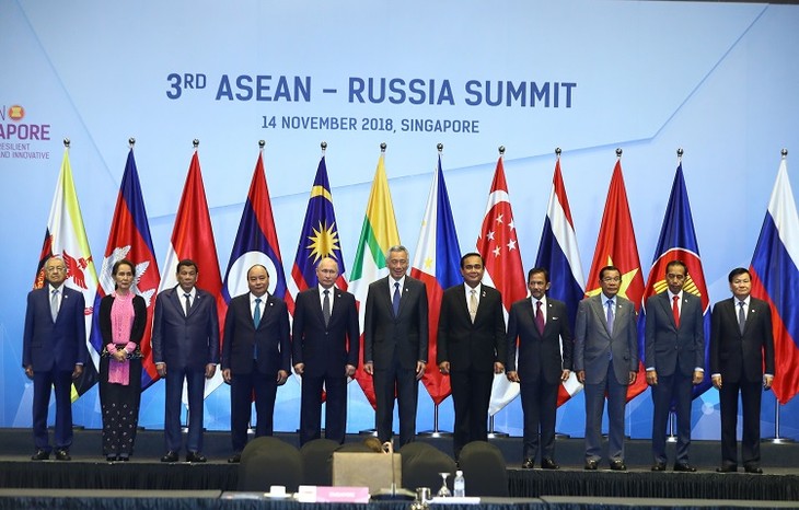  Thủ tướng Nguyễn Xuân Phúc tham dự các Hội nghị Cấp cao ASEAN - Nhật Bản, ASEAN - Nga - ảnh 2