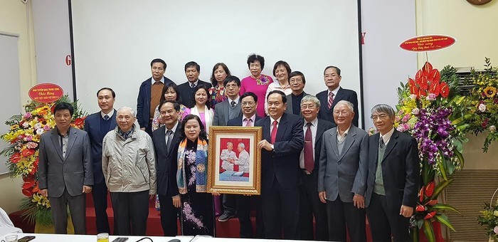 Chủ tịch Ủy ban Trung ương MTTQ Việt Nam chúc mừng cán bộ ngành Y tế - ảnh 1