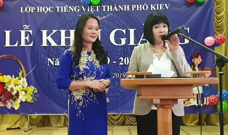 Lễ khai giảng lớp tiếng Việt Kiev năm học 2019 - 2020   - ảnh 6