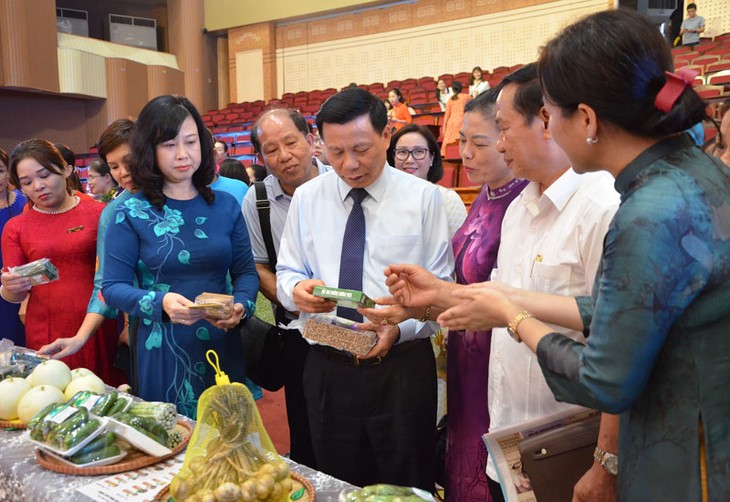 Lãnh đạo tỉnh Bắc Ninh đối thoại với nữ doanh nhân - ảnh 1