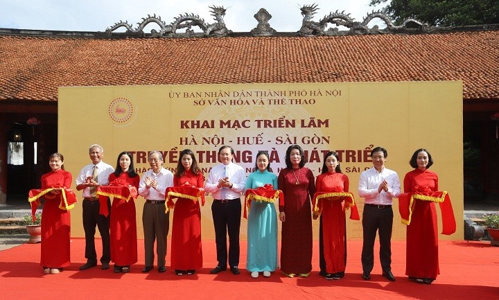 Triển lãm “Hà Nội - Huế - Sài Gòn: Truyền thống và phát triển” - ảnh 1