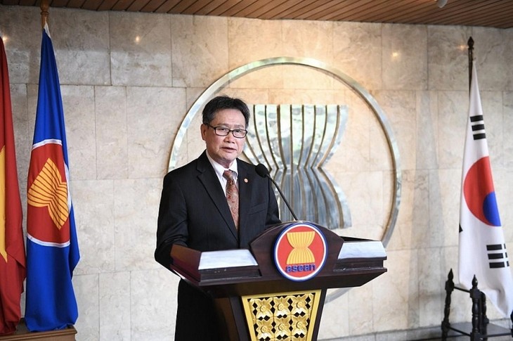 ASEAN và các thực thể liên kết tăng cường hợp tác - ảnh 1