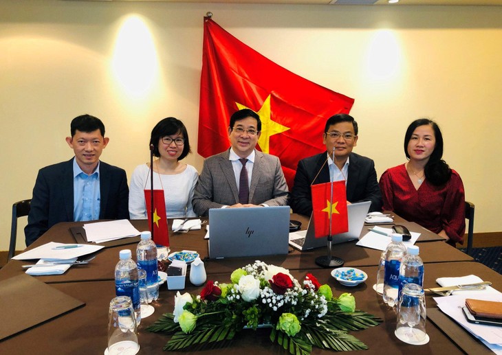 Việt Nam chia sẻ với thế giới kinh nghiệm phòng chống dịch và điều trị COVID-19    - ảnh 1