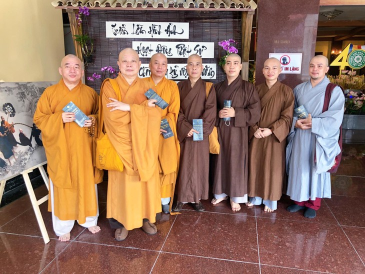 Vietnam Centre triển lãm ảnh Giác hoàng xuống núi nhân Đại lễ Phật đản - ảnh 10