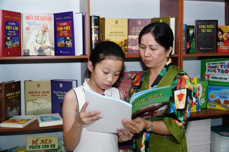 Giữ gìn tiếng Việt cho con em kiều bào tại Lào - ảnh 1