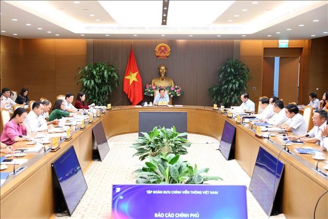 Phó Thủ tướng Lê Minh Khái: Cơ cấu lại, đưa VNPT thành tập đoàn mạnh  - ảnh 1
