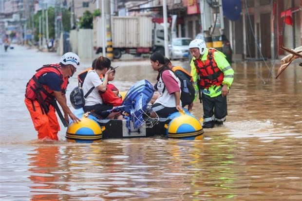Lãnh đạo Việt Nam gửi điện thăm hỏi về thiệt hại do mưa bão tại Trung Quốc - ảnh 1