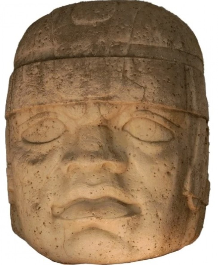 Trưng bày bản sao tượng đầu người khổng lồ Olmec tại TP.HCM - ảnh 1