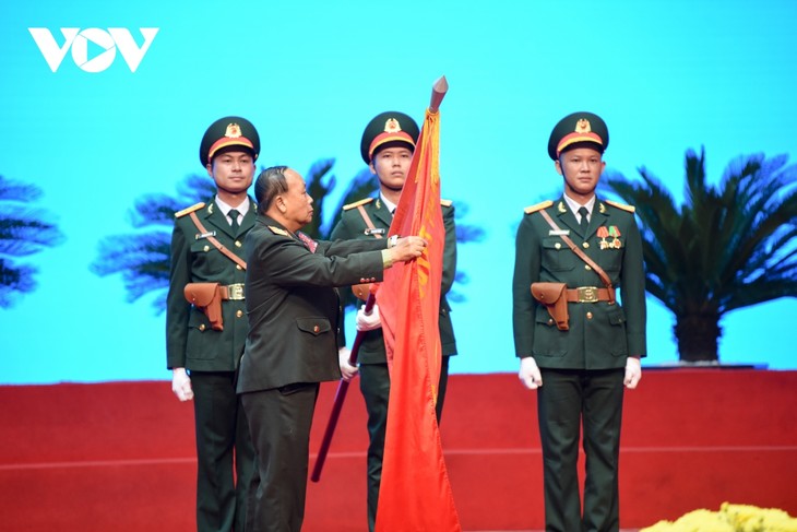 Lễ trao khen thưởng của Nhà nước và Bộ Quốc phòng nước CHDCND Lào tặng các tập thể, cá nhân QĐND Việt Nam - ảnh 1