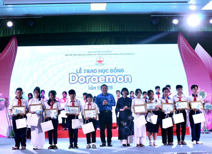 Quỹ Doraemon trao 559 suất học bổng năm 2023 - ảnh 5