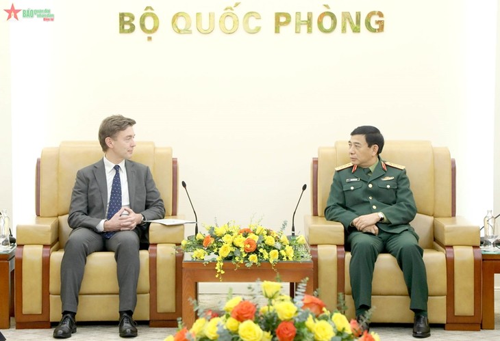 Đại tướng Phan Văn Giang tiếp Trưởng Phái đoàn  Liên minh  châu Âu tại Việt Nam - ảnh 1