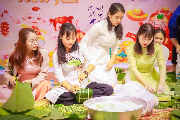 Trường song ngữ Lào - Việt Nam Nguyễn Du vui Xuân đón Tết gắn kết yêu thương - ảnh 1