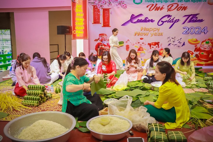 Trường song ngữ Lào - Việt Nam Nguyễn Du vui Xuân đón Tết gắn kết yêu thương - ảnh 2