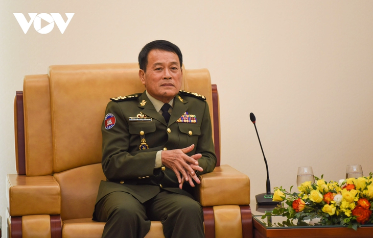Tổng Tư lệnh Quân đội Hoàng gia Campuchia đánh giá cao quan hệ hợp tác Campuchia-Việt Nam - ảnh 1