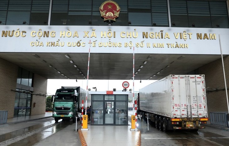 Xuất nhập khẩu hàng hóa qua Lào Cai trong kỳ nghỉ Tết tăng 3,5 lần - ảnh 1