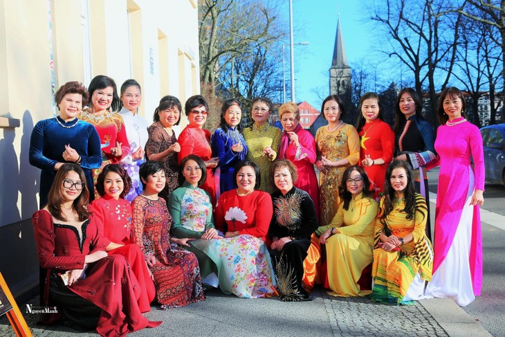 Liên hiệp hội phụ nữ Việt Nam tại CHLB Đức: đoàn kết để chia sẻ tình thân ái - ảnh 3