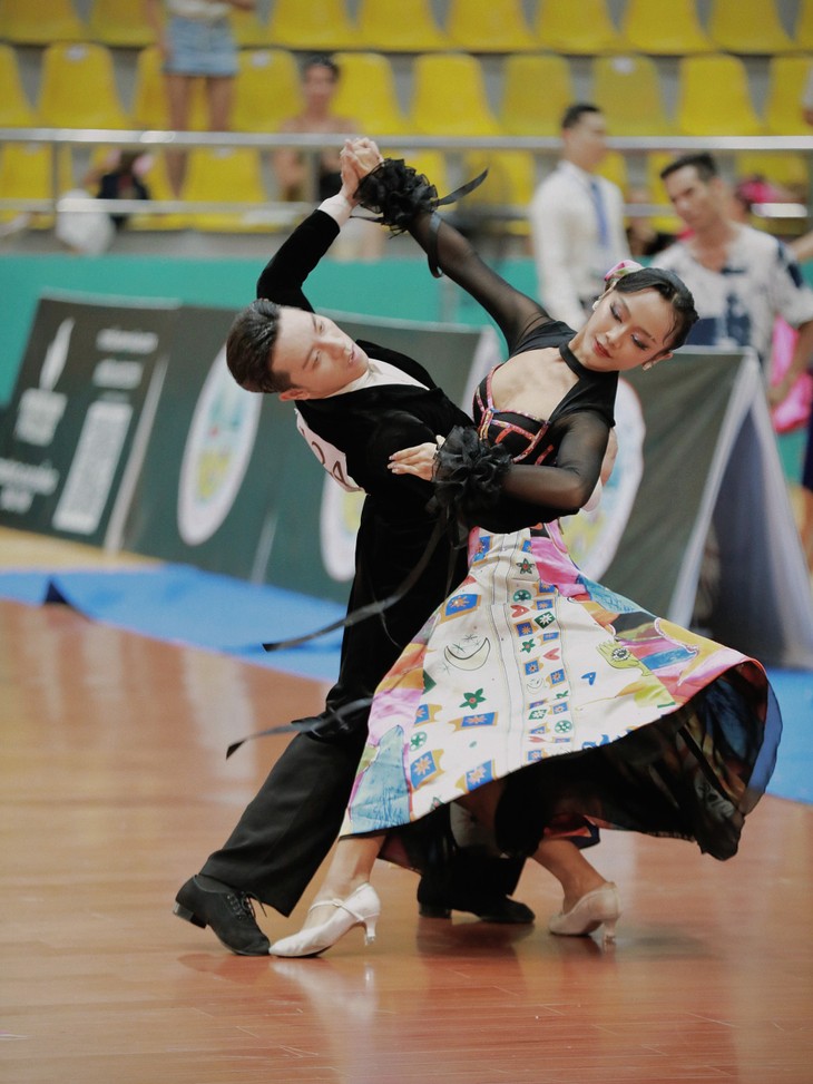 Mãn nhãn với vũ điệu Latin của cặp vận động viên Hà Nội tại giải vô địch toàn quốc - ảnh 3