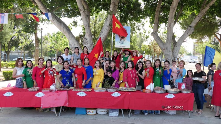 Hấp dẫn ẩm thực Việt Nam  tại Lễ hội ẩm thực văn hóa đa quốc gia tại CH Sip - ảnh 2