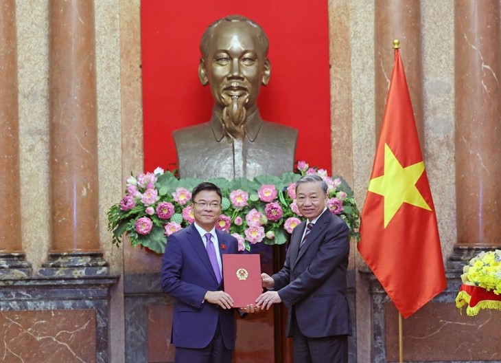 Chủ tịch nước Tô Lâm trao Quyết định bổ nhiệm Phó Thủ tướng Chính phủ và Bộ trường Bộ Công an nhiệm kỳ 2021-2026 - ảnh 1