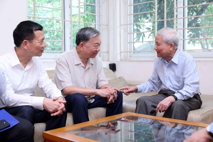 Chủ tịch nước Tô Lâm thăm và chúc mừng các nhà báo lão thành - ảnh 1