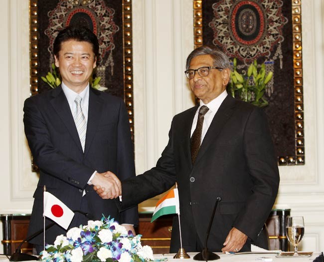 การสนทนาทวิภาคีด้านเศรษฐกิจและยุทธศาสตร์ระหว่างอินเดียกับญี่ปุ่น - ảnh 1