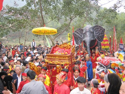 เทศกาลเทพ Giong ในหมู่บ้าน Phu Dong - ảnh 2