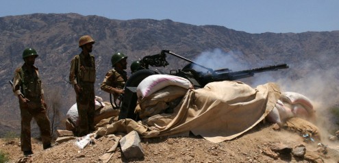 กองทัพเยเมนโจมตีที่ซ่องสุมของกลุ่มอัลกออิดะห์ - ảnh 1