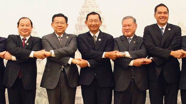 การประชุมระหว่างรัฐมนตรีเศรษฐกิจอาเซียนกับรัฐมนตรีเศรษฐกิจของ3ประเทศหุ้นส่วน  - ảnh 1