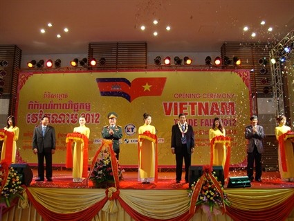 งานแสดงสินค้านานาชาติ เวียดนาม-กัมพูชา ปี 2012  - ảnh 1
