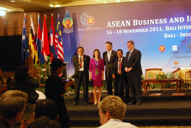ตัวแทนกว่า 1 พันคนจะเข้าร่วมการประชุมสุดยอด ASEAN-BIS ครั้งที่ 9 - ảnh 1